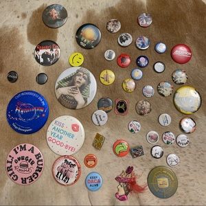 Vintage punk / art / music pin button lot ! 🤍